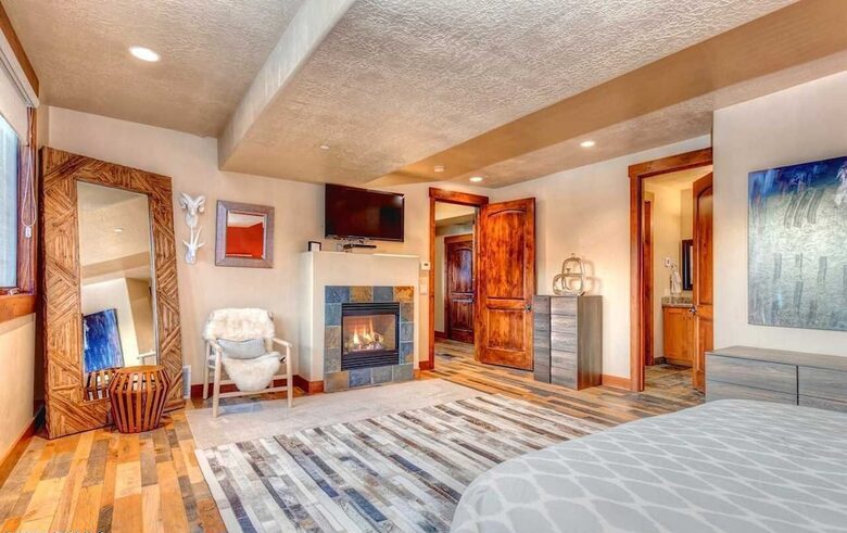 The Perch Park City - Magnificent Old Town Home with Views |Elevator | Hot Tub | Sauna | Game Room | Pinball - Park City, Utah