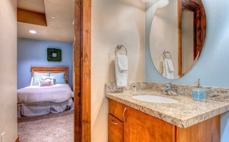 The Perch Park City - Magnificent Old Town Home with Views |Elevator | Hot Tub | Sauna | Game Room | Pinball - Park City, Utah