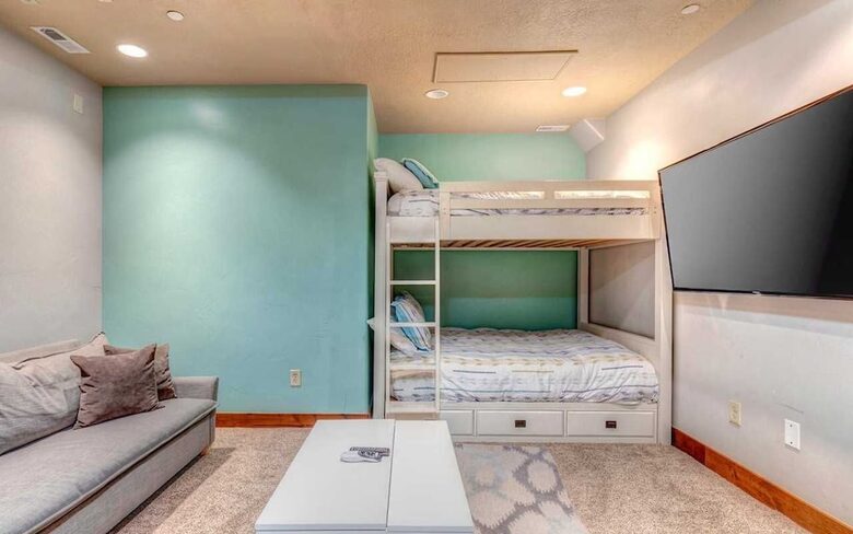 The Perch Park City - Magnificent Old Town Home with Views |Elevator | Hot Tub | Sauna | Game Room | Pinball - Park City, Utah