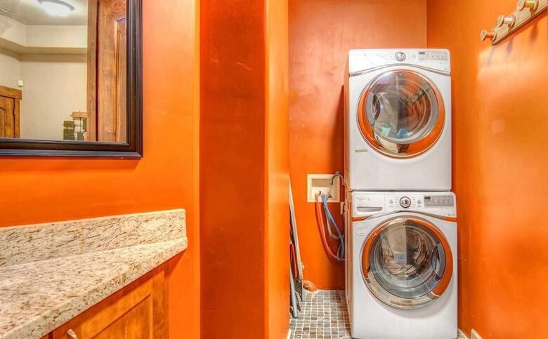 The Perch Park City - Magnificent Old Town Home with Views |Elevator | Hot Tub | Sauna | Game Room | Pinball - Park City, Utah