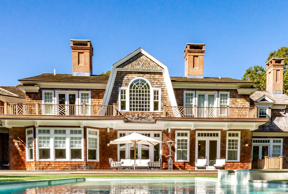 Stunning Sag Harbor Beach House - Sag Harbor, New York