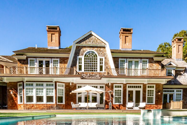 Stunning Sag Harbor Beach House - Sag Harbor, New York