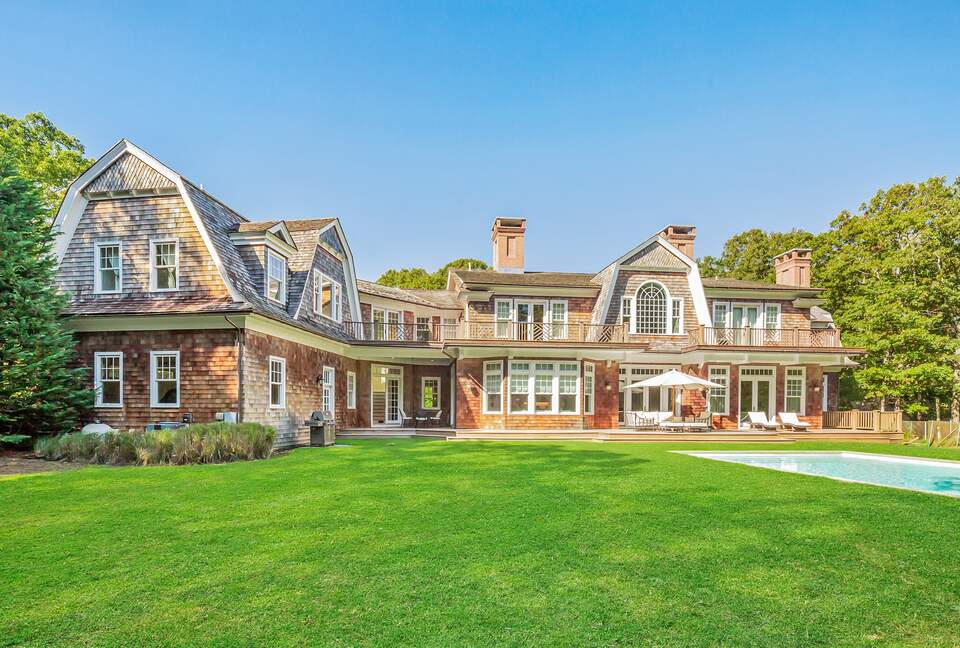 Stunning Sag Harbor Beach House - Sag Harbor, New York