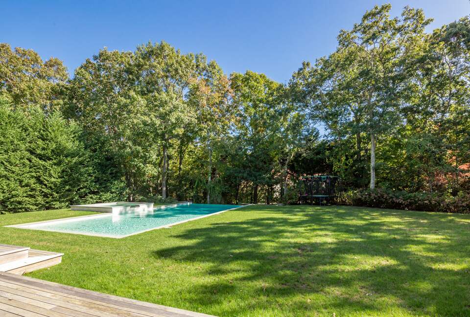 Stunning Sag Harbor Beach House - Sag Harbor, New York