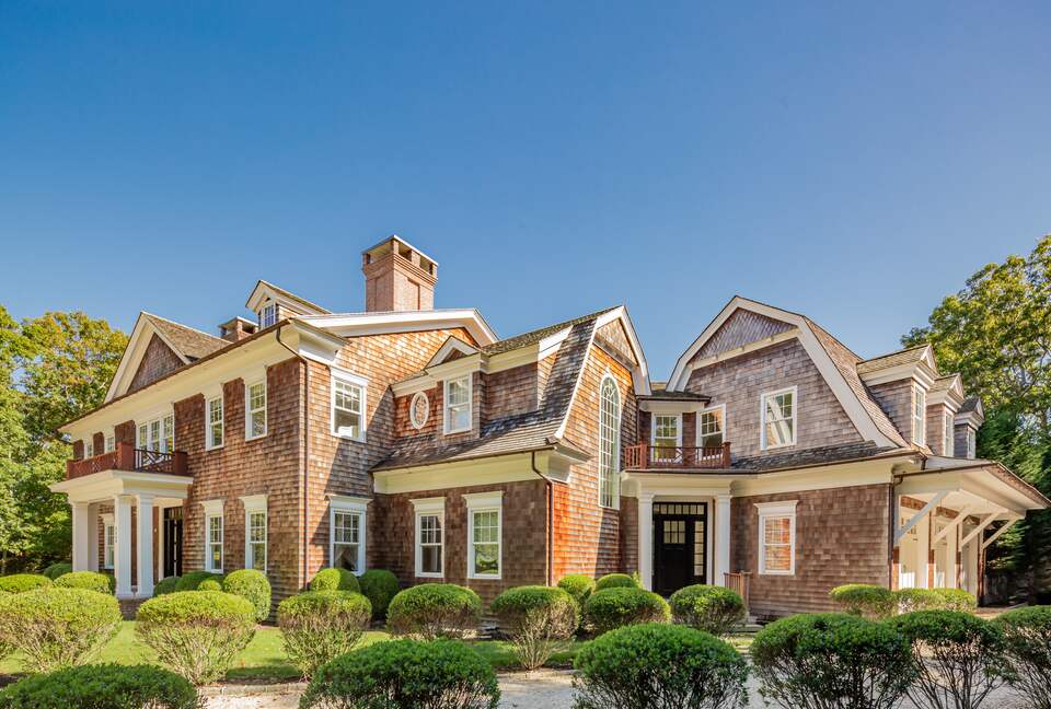 Stunning Sag Harbor Beach House - Sag Harbor, New York