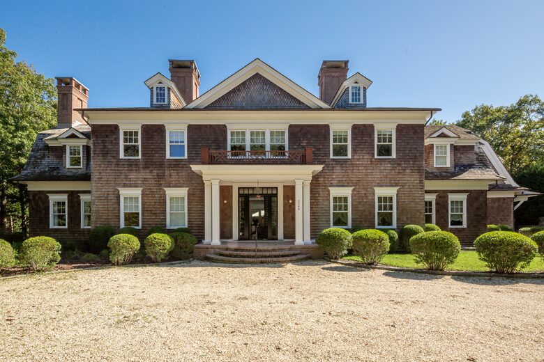 Stunning Sag Harbor Beach House - Sag Harbor, New York