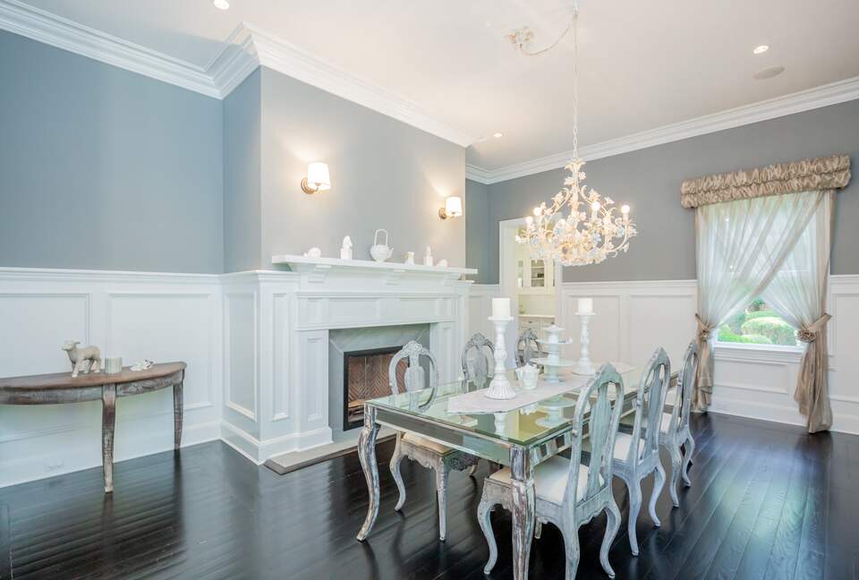 Stunning Sag Harbor Beach House - Sag Harbor, New York