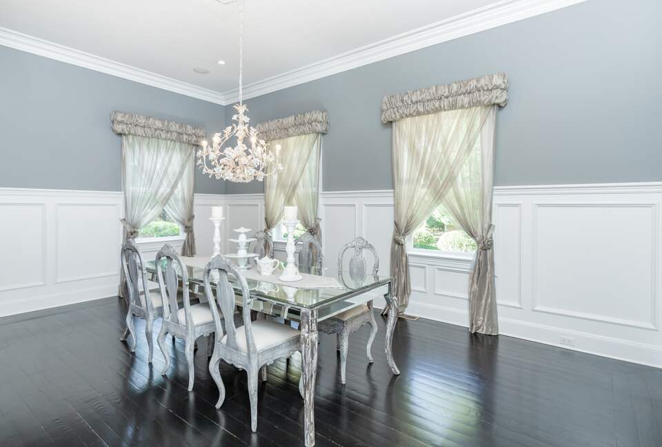 Stunning Sag Harbor Beach House - Sag Harbor, New York