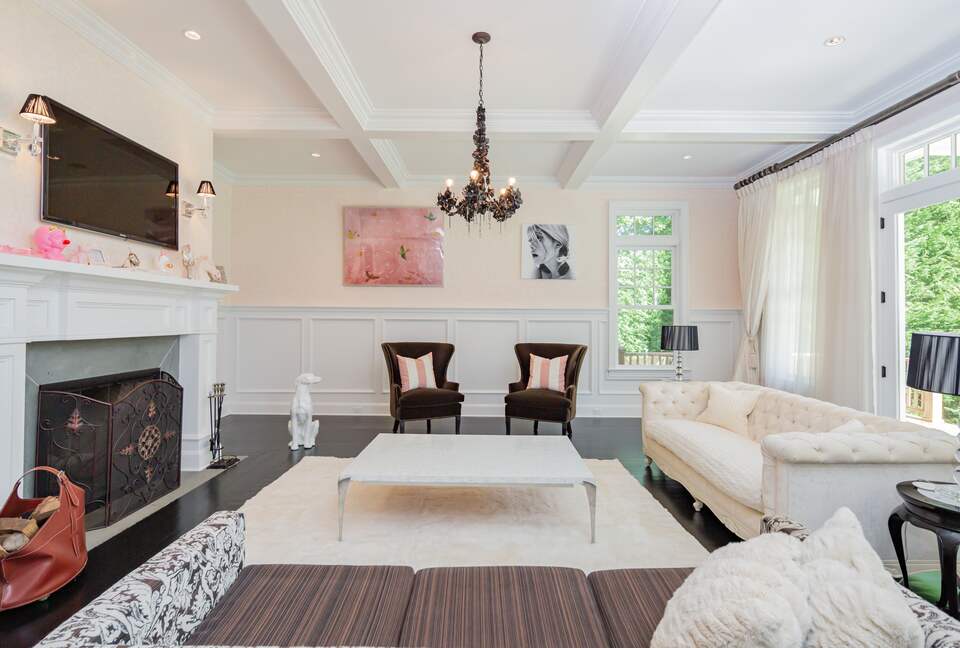 Stunning Sag Harbor Beach House - Sag Harbor, New York