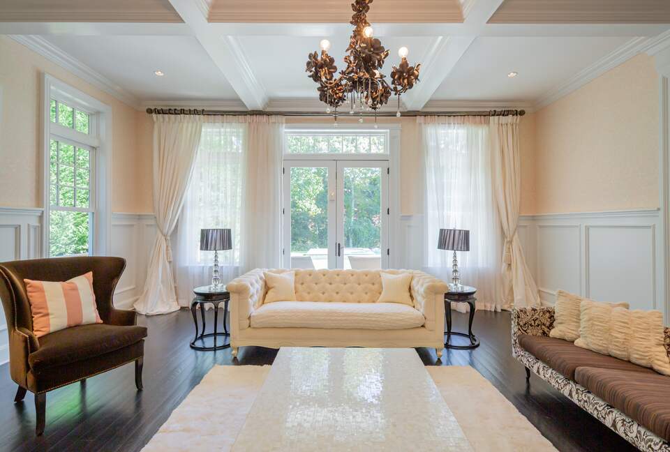 Stunning Sag Harbor Beach House - Sag Harbor, New York