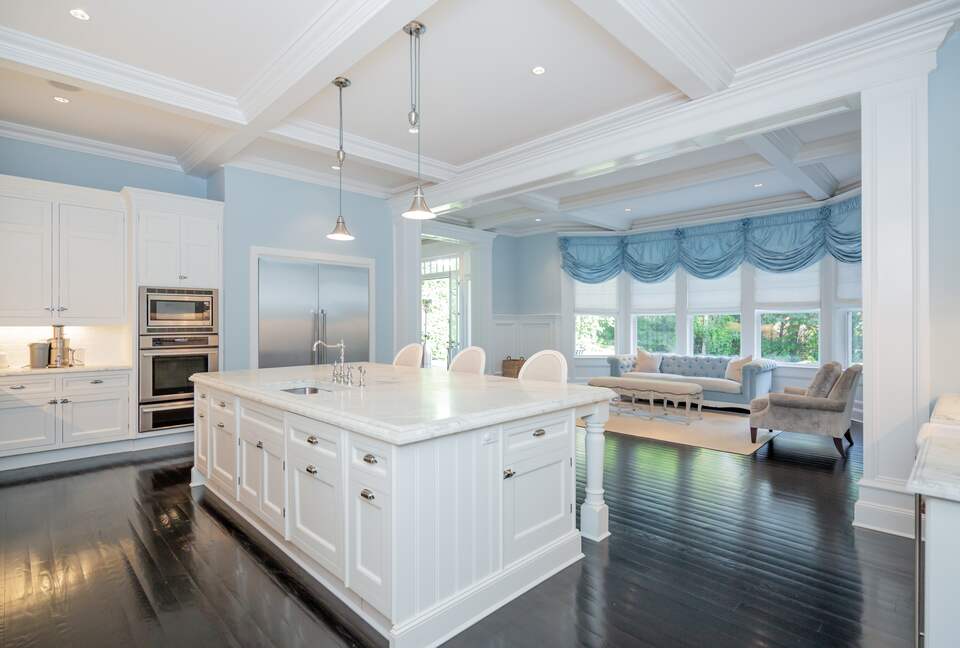 Stunning Sag Harbor Beach House - Sag Harbor, New York