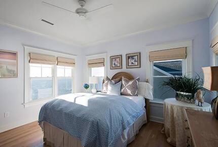 Luxury Sullivan's Island Oceanfront Retreat | With Private Pool and Game Room - Sullivans Island, South Carolina