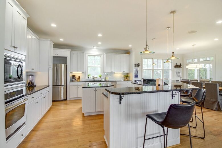 Isle of Palms Happy Place | Gorgeous 2nd Row Home w/ Pool, Hot Tub, Games, Dog Friendly - Isle of Palms, South Carolina