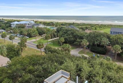 Isle of Palms Happy Place | Gorgeous 2nd Row Home w/ Pool, Hot Tub, Games, Dog Friendly - Isle of Palms, South Carolina