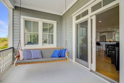 Isle of Palms Happy Place | Gorgeous 2nd Row Home w/ Pool, Hot Tub, Games, Dog Friendly - Isle of Palms, South Carolina