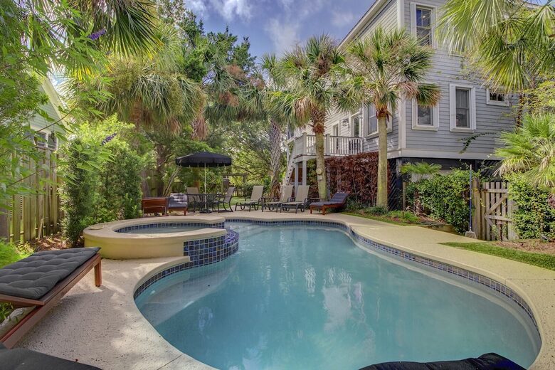 Isle of Palms Happy Place | Gorgeous 2nd Row Home w/ Pool, Hot Tub, Games, Dog Friendly - Isle of Palms, South Carolina