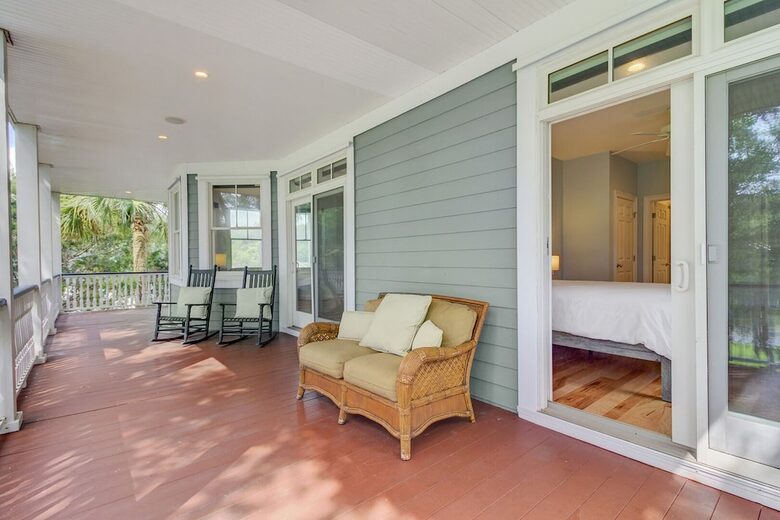 Isle of Palms Happy Place | Gorgeous 2nd Row Home w/ Pool, Hot Tub, Games, Dog Friendly - Isle of Palms, South Carolina