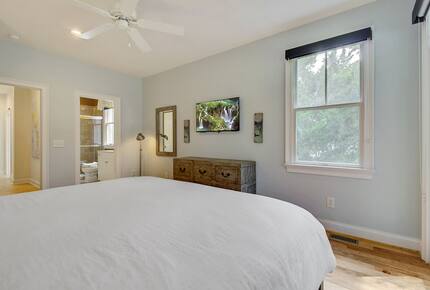 Isle of Palms Happy Place | Gorgeous 2nd Row Home w/ Pool, Hot Tub, Games, Dog Friendly - Isle of Palms, South Carolina