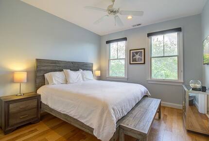 Isle of Palms Happy Place | Gorgeous 2nd Row Home w/ Pool, Hot Tub, Games, Dog Friendly - Isle of Palms, South Carolina