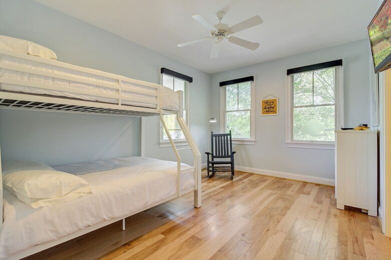 Isle of Palms Happy Place | Gorgeous 2nd Row Home w/ Pool, Hot Tub, Games, Dog Friendly - Isle of Palms, South Carolina