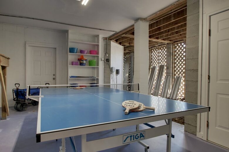 Isle of Palms Happy Place | Gorgeous 2nd Row Home w/ Pool, Hot Tub, Games, Dog Friendly - Isle of Palms, South Carolina