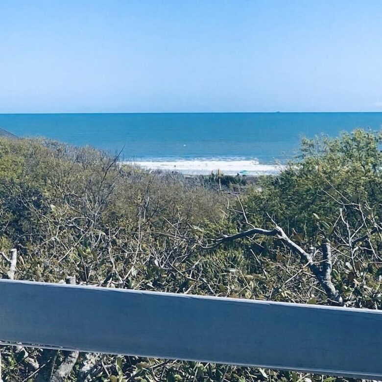 Isle of Palms Happy Place | Gorgeous 2nd Row Home w/ Pool, Hot Tub, Games, Dog Friendly - Isle of Palms, South Carolina