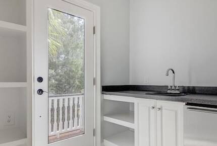 Isle of Palms Happy Place | Gorgeous 2nd Row Home w/ Pool, Hot Tub, Games, Dog Friendly - Isle of Palms, South Carolina