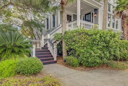 Isle of Palms Happy Place | Gorgeous 2nd Row Home w/ Pool, Hot Tub, Games, Dog Friendly - Isle of Palms, South Carolina