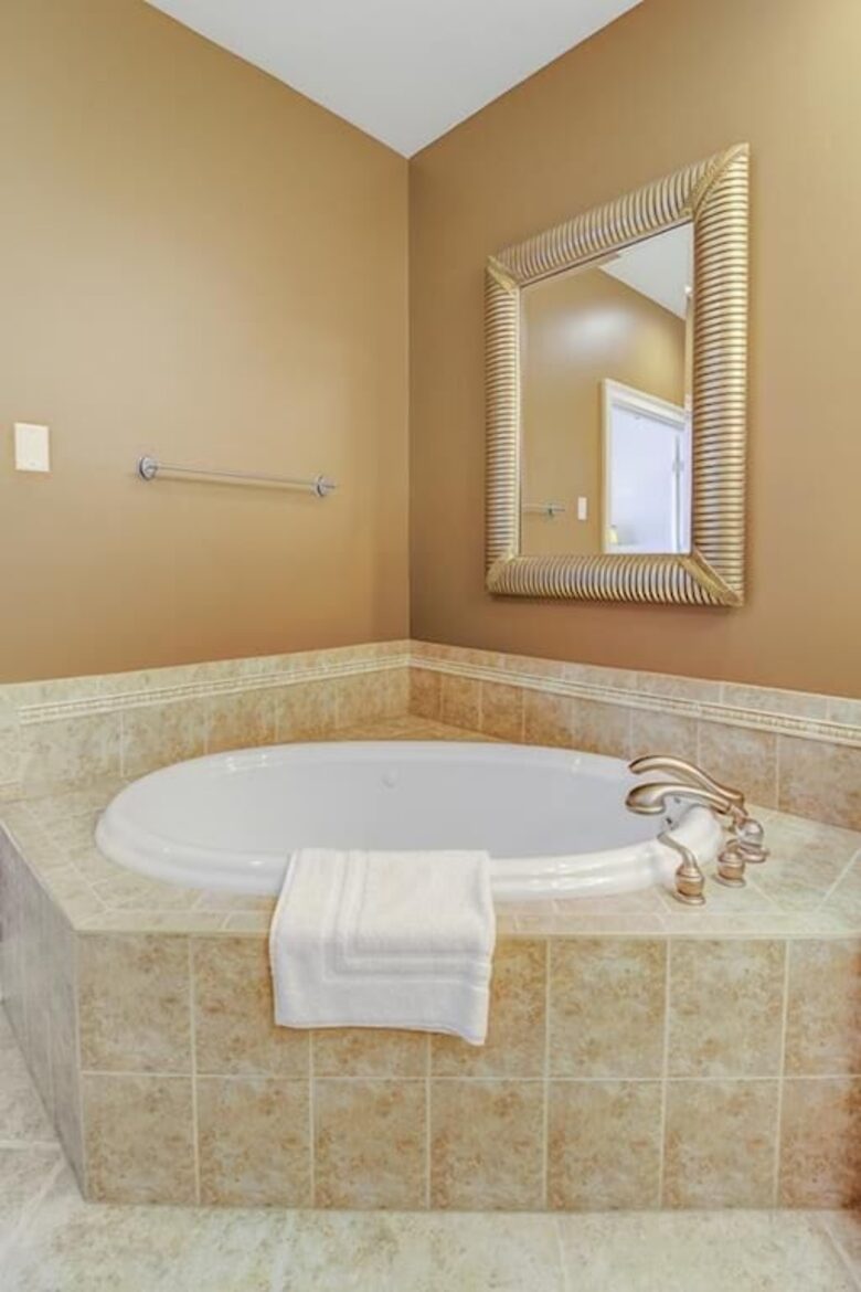 Isle of Palms Happy Place | Gorgeous 2nd Row Home w/ Pool, Hot Tub, Games, Dog Friendly - Isle of Palms, South Carolina