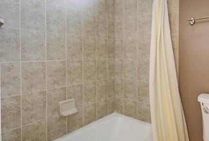 Isle of Palms Happy Place | Gorgeous 2nd Row Home w/ Pool, Hot Tub, Games, Dog Friendly - Isle of Palms, South Carolina