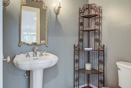 Isle of Palms Happy Place | Gorgeous 2nd Row Home w/ Pool, Hot Tub, Games, Dog Friendly - Isle of Palms, South Carolina