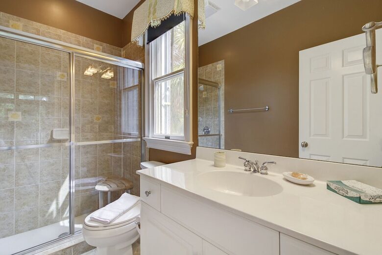 Isle of Palms Happy Place | Gorgeous 2nd Row Home w/ Pool, Hot Tub, Games, Dog Friendly - Isle of Palms, South Carolina