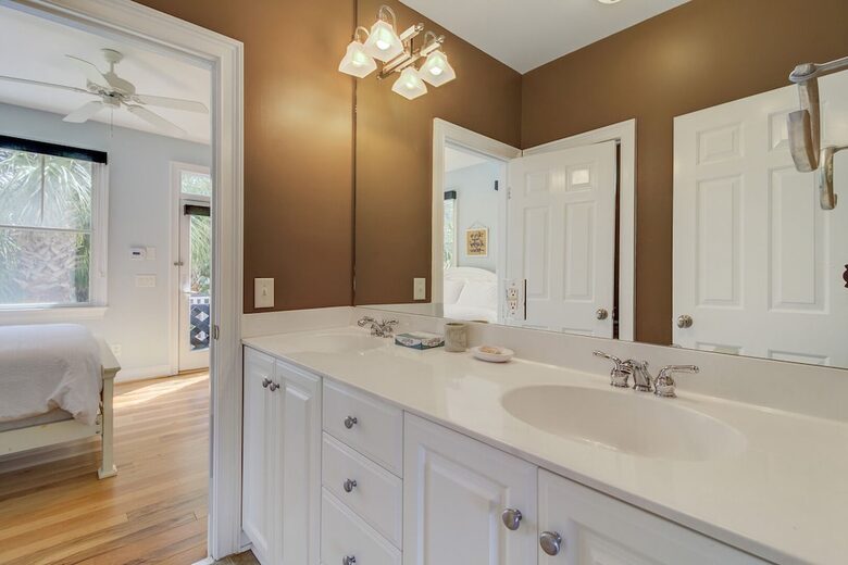 Isle of Palms Happy Place | Gorgeous 2nd Row Home w/ Pool, Hot Tub, Games, Dog Friendly - Isle of Palms, South Carolina