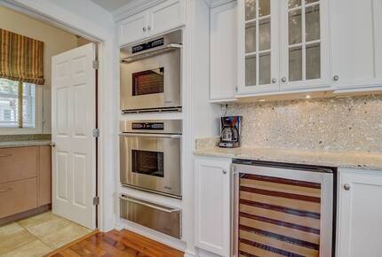 Endless Summer | With Huge Pool & Spa - Isle of Palms, South Carolina