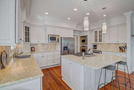 Endless Summer | With Huge Pool & Spa - Isle of Palms, South Carolina