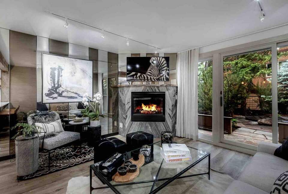 Chic Aspen Jewel Box by the Gondola - Aspen, Colorado