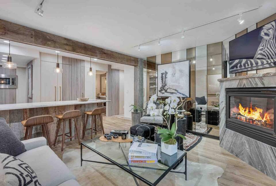 Chic Aspen Jewel Box by the Gondola - Aspen, Colorado