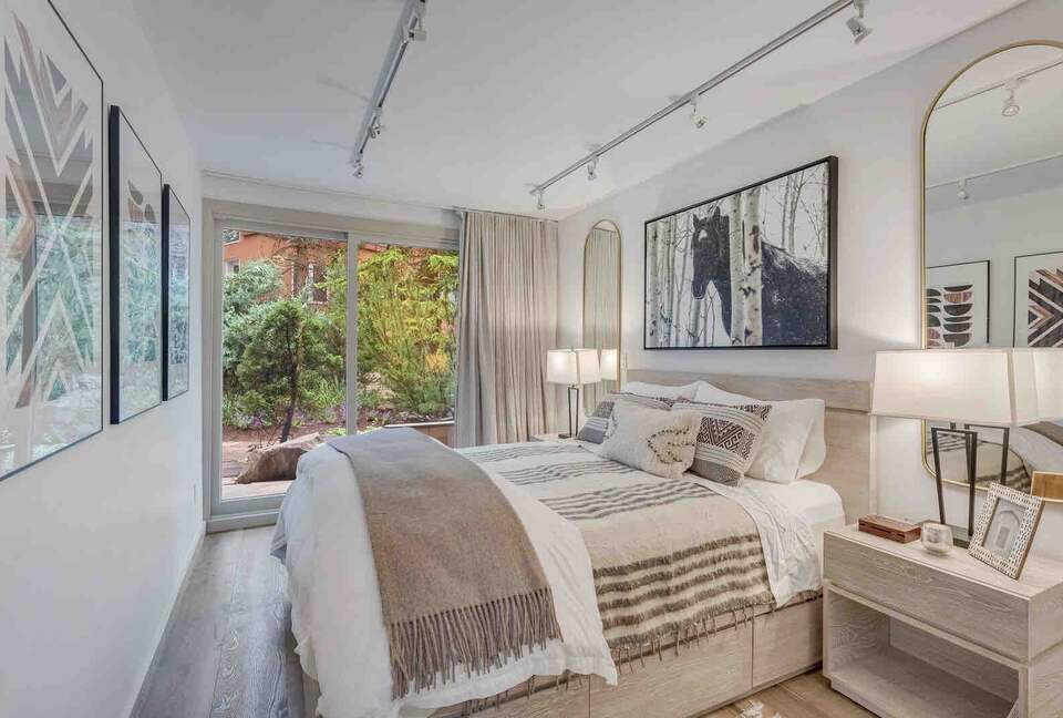 Chic Aspen Jewel Box by the Gondola - Aspen, Colorado