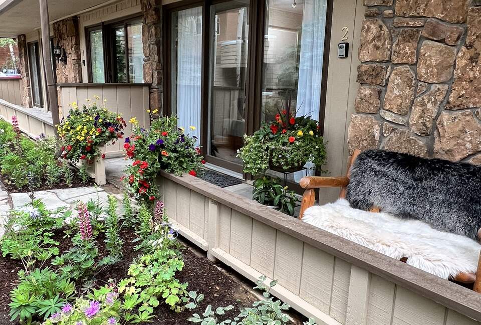 Chic Aspen Jewel Box by the Gondola - Aspen, Colorado