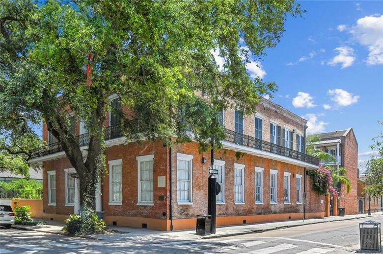 "Vieux Carre" French Quarter Flat with Private Courtyard - New Orleans, Louisiana