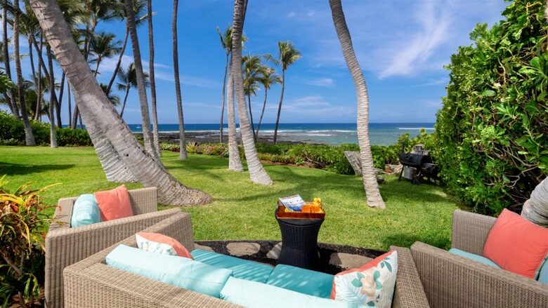 Malulani Villa | Oceanfront with Pool/Spa & Pickleball - Kamuela, Hawaii