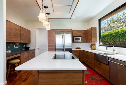 Malulani Villa | Oceanfront with Pool/Spa & Pickleball - Kamuela, Hawaii