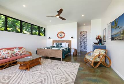 Malulani Villa | Oceanfront with Pool/Spa & Pickleball - Kamuela, Hawaii