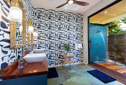 Malulani Villa | Oceanfront with Pool/Spa & Pickleball - Kamuela, Hawaii