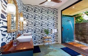 Malulani Villa | Oceanfront with Pool/Spa & Pickleball - Kamuela, Hawaii