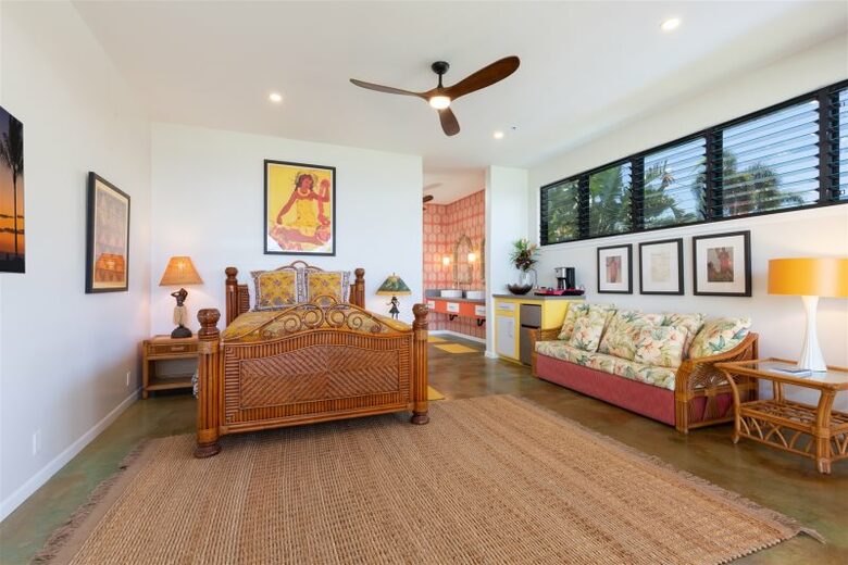 Malulani Villa | Oceanfront with Pool/Spa & Pickleball - Kamuela, Hawaii