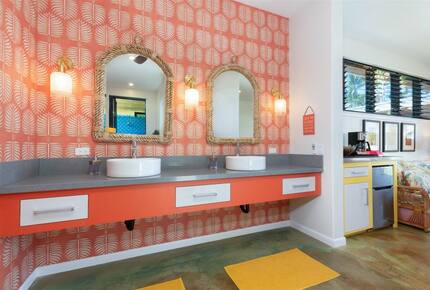 Malulani Villa | Oceanfront with Pool/Spa & Pickleball - Kamuela, Hawaii