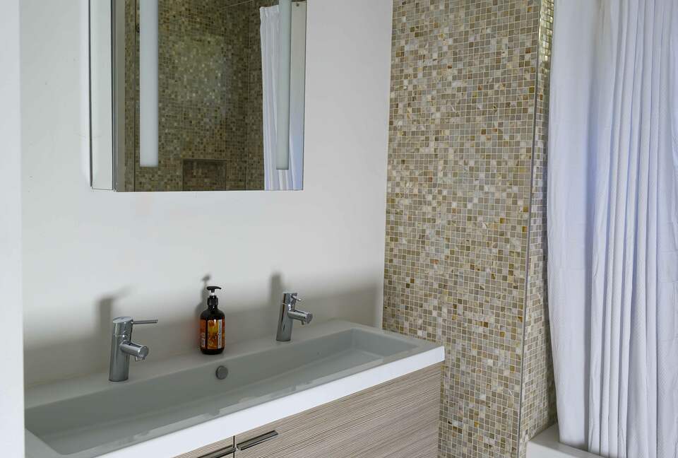 Sonoma Valley Modern Retreat - Kenwood, California