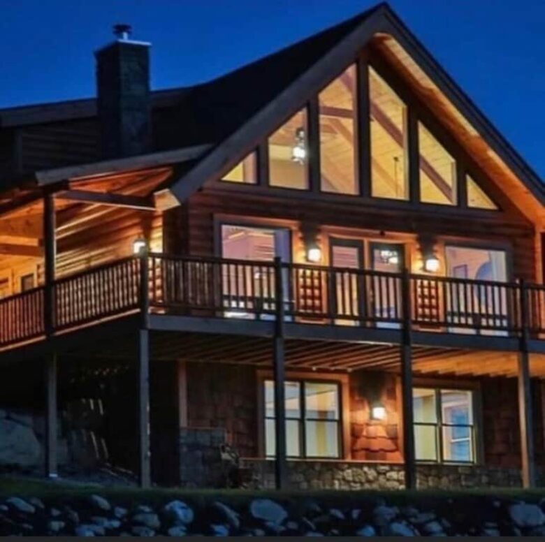 All-American Mountain Ski House | With a hot tub, wrap around deck, and panoramic views! - Madison, New Hampshire
