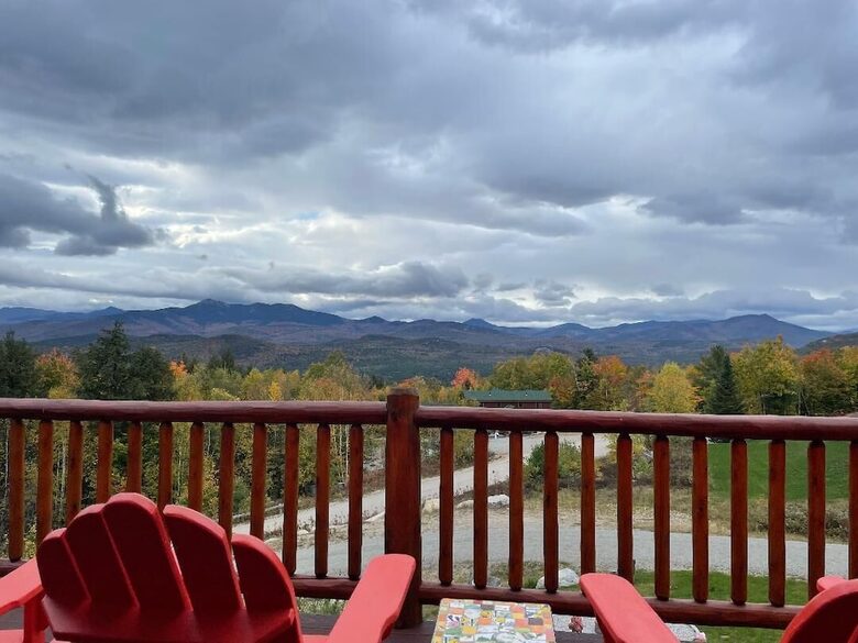 All-American Mountain Ski House | With a hot tub, wrap around deck, and panoramic views! - Madison, New Hampshire